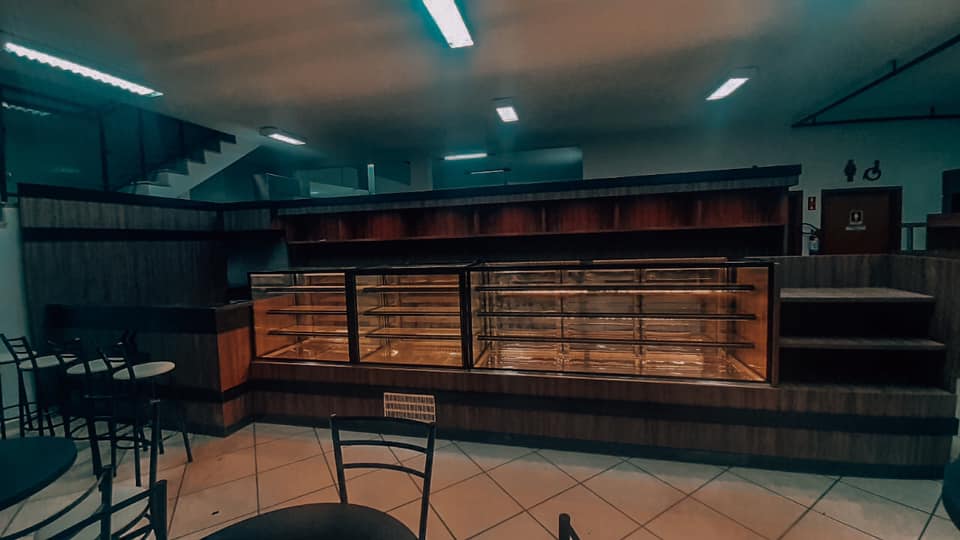 Balcão com vidro, sob medida. Refrigerado